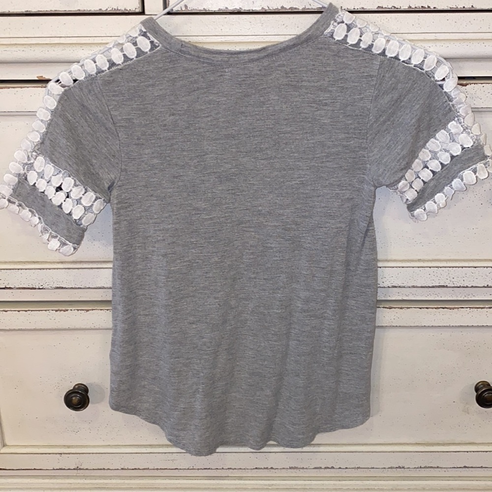 Copper Key girls youth size 6 shortsleeve gray shirt with white lace eyelet trim - Picture 6 of 8